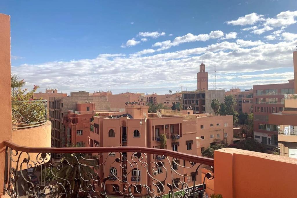 Sunny Terrace & Comfy Beds In Marrakech Apartment Маракеш Екстериор снимка